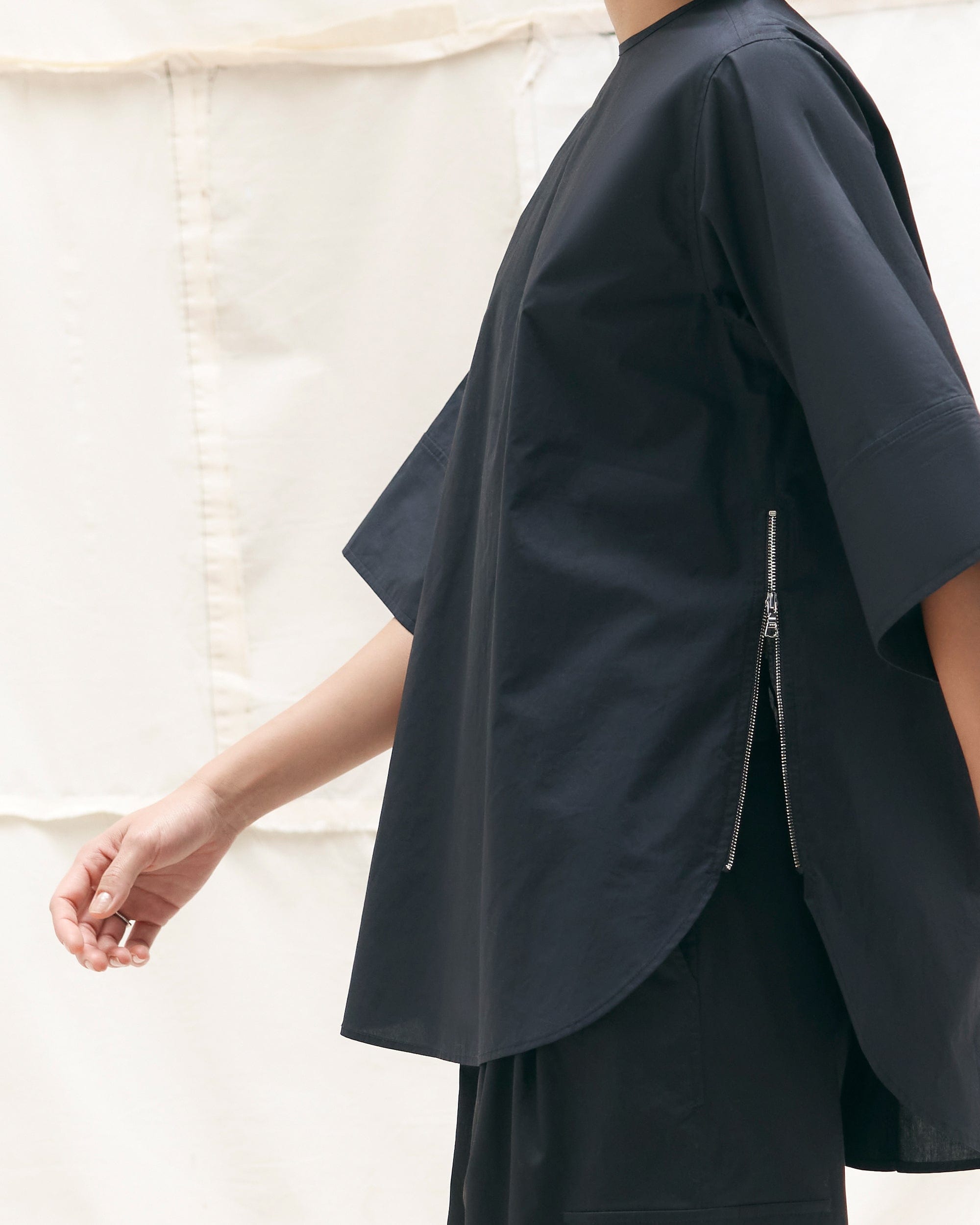 Catie Side-Zip Oversized Tulip-Hem Top - Image 9
