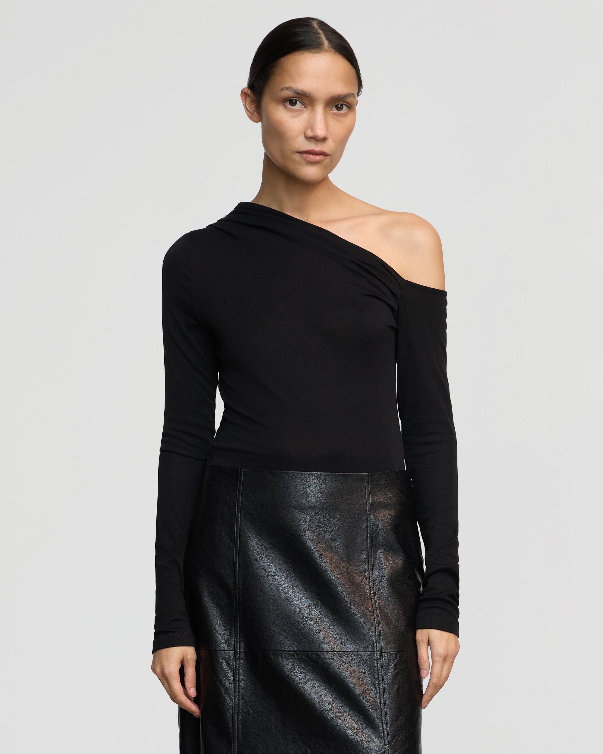 Ayra Tencel-Wool Off-Shoulder Tee - Image 4