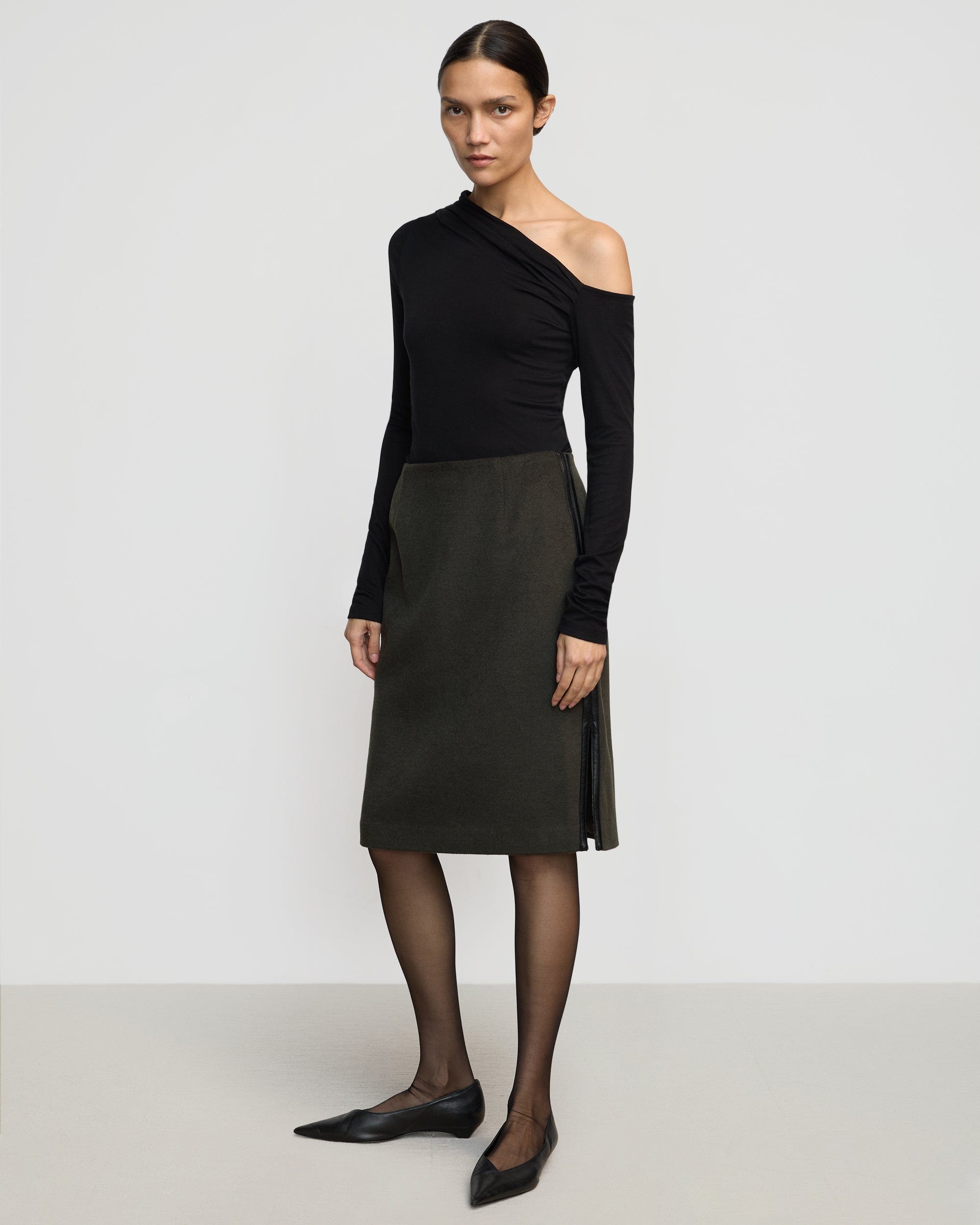 Ayra Tencel-Wool Off-Shoulder Tee - Image 5