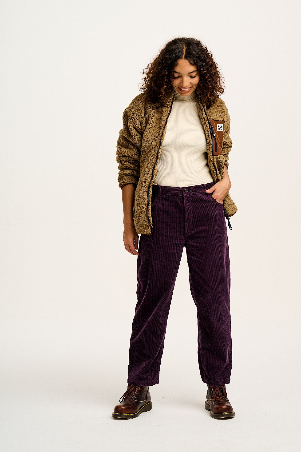 Drew - Cropped Straight Leg Corduroy Trousers in Plum Perfect - Image 4