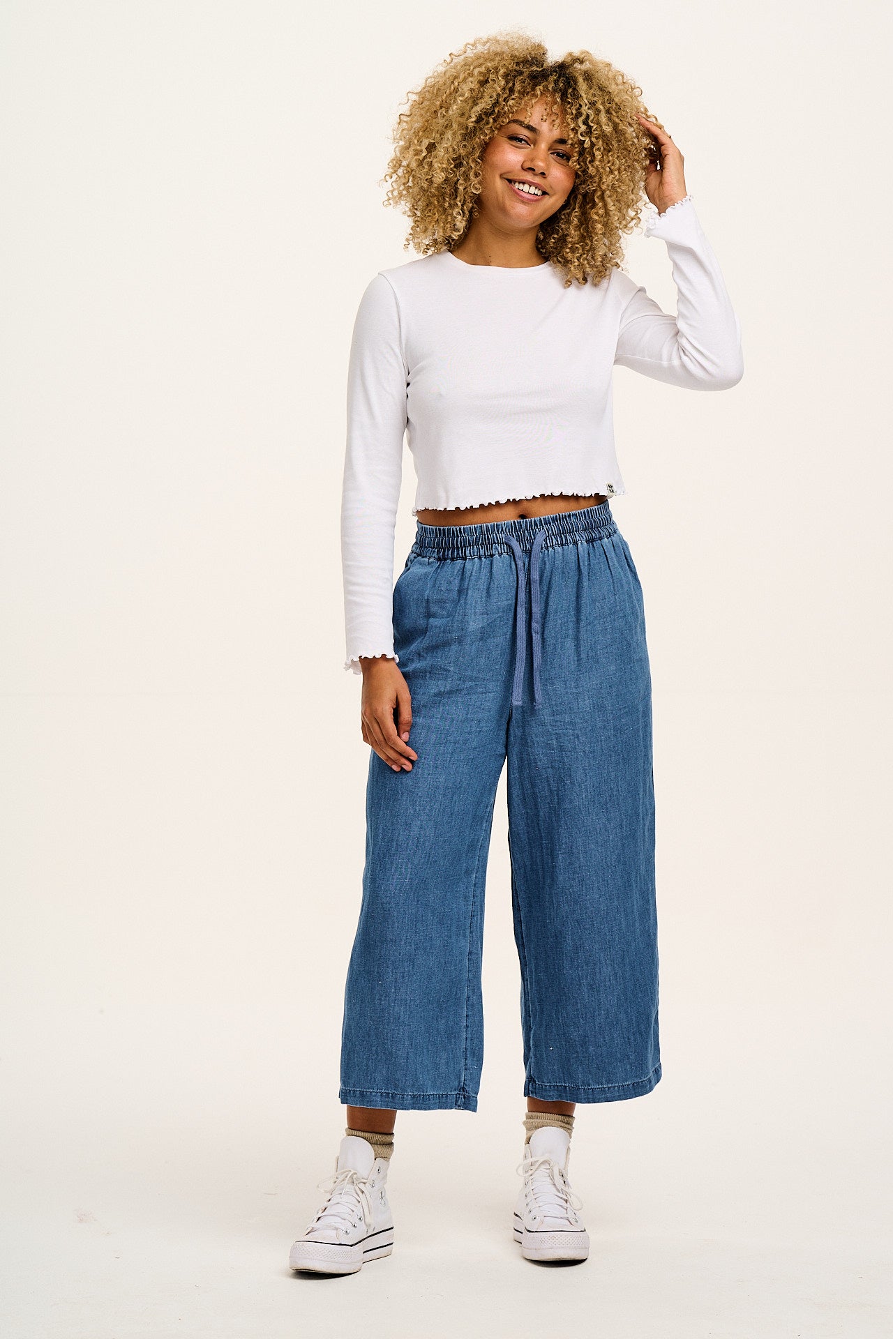 Chuck - Cotton & Hemp Trousers in Mid Wash Blue - Image 11