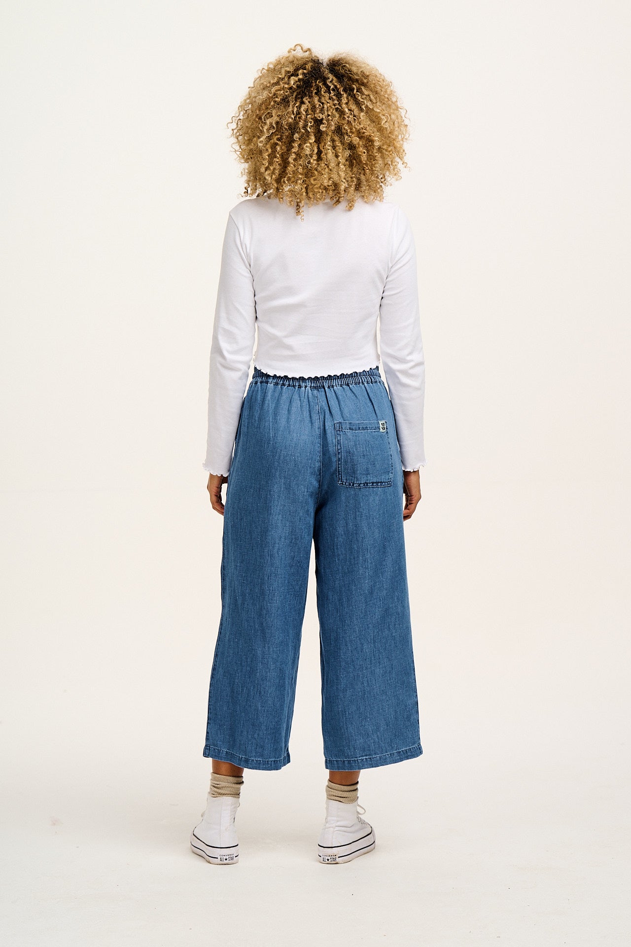 Chuck - Cotton & Hemp Trousers in Mid Wash Blue - Image 15