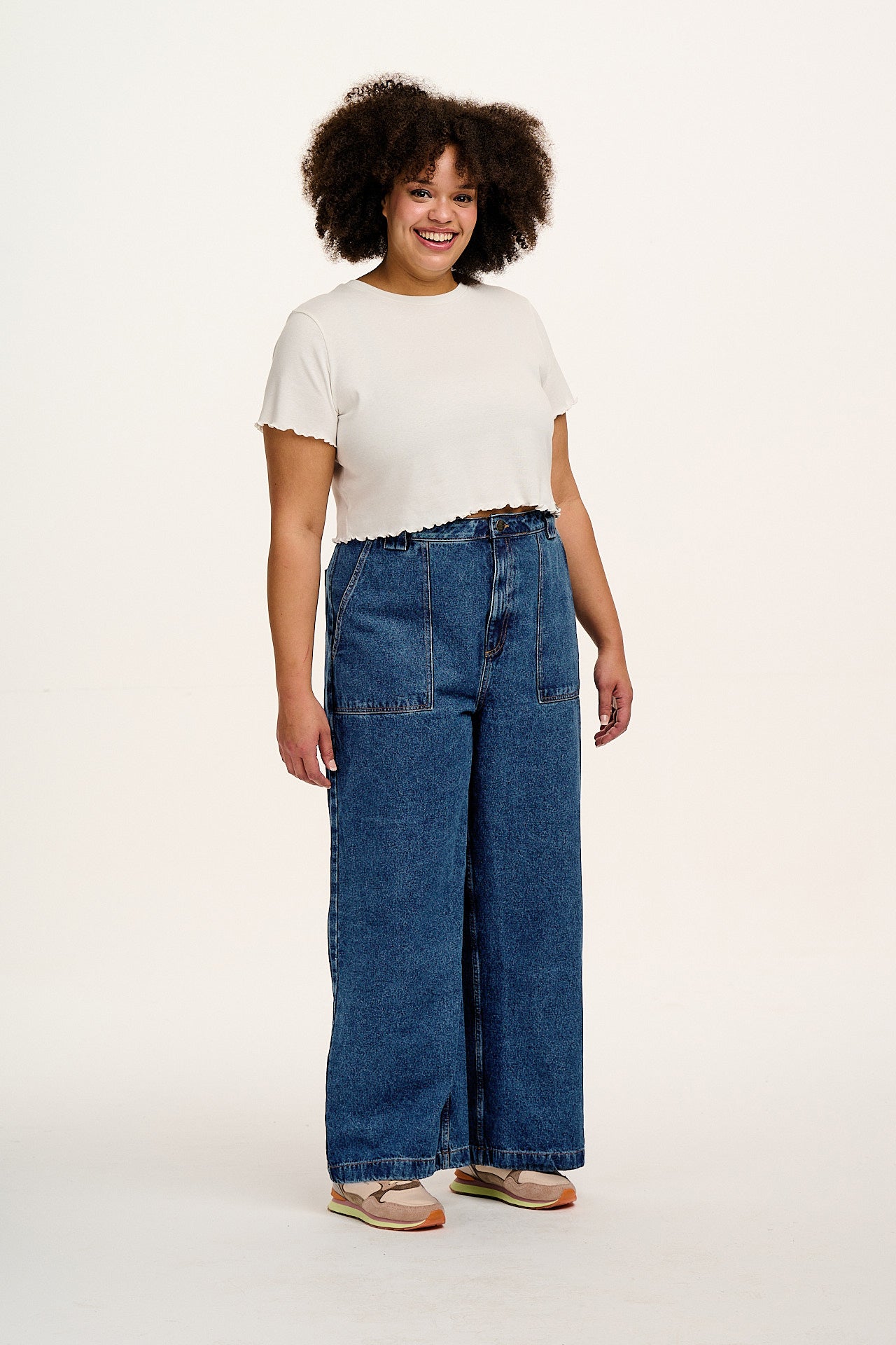 Delores - Wide Leg Denim Jeans in Mid Wash Blue - Image 8