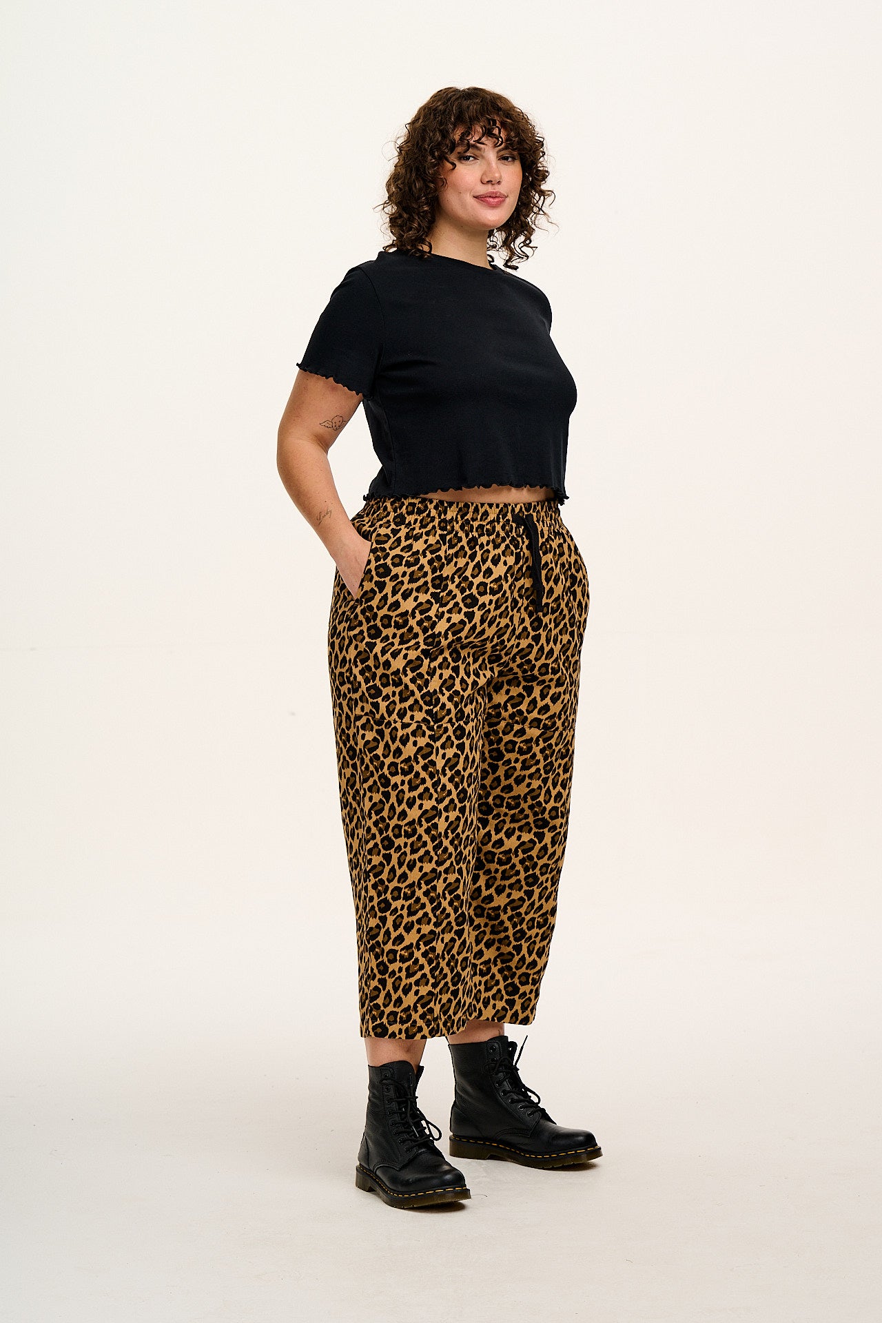 Chuck - Wide Leg Cotton Trousers in Leopard Print - Image 2