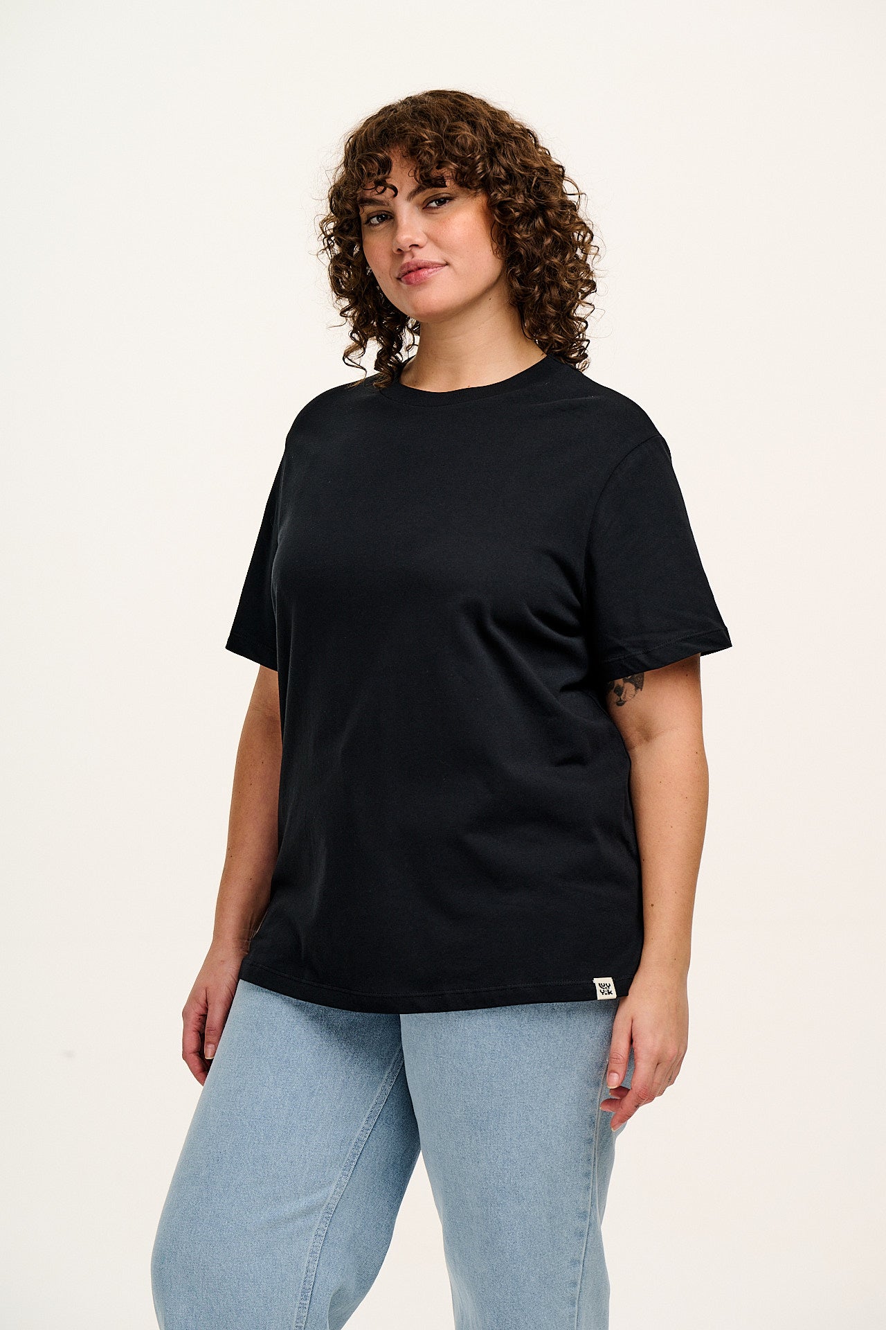 Denver - Cotton Tee in Black - Image 5