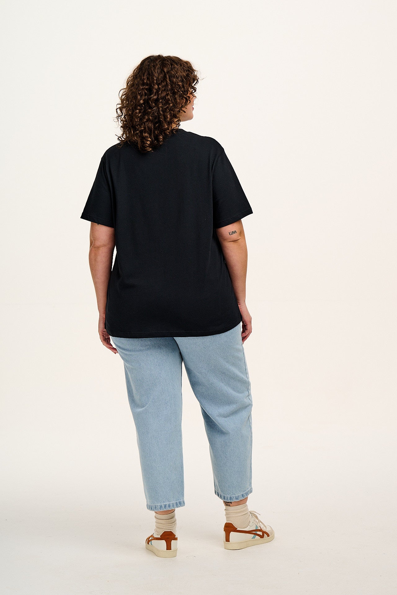 Denver - Cotton Tee in Black - Image 7