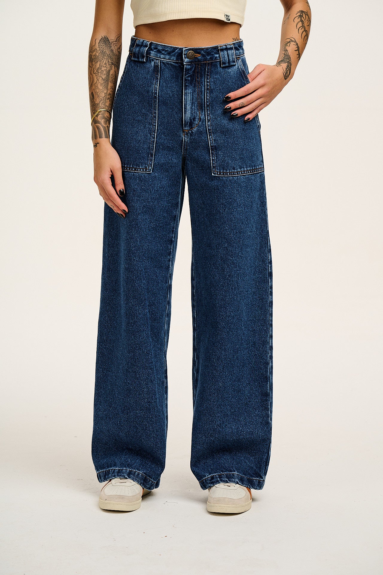 Delores - Wide Leg Denim Jeans in Mid Wash Blue - Image 2