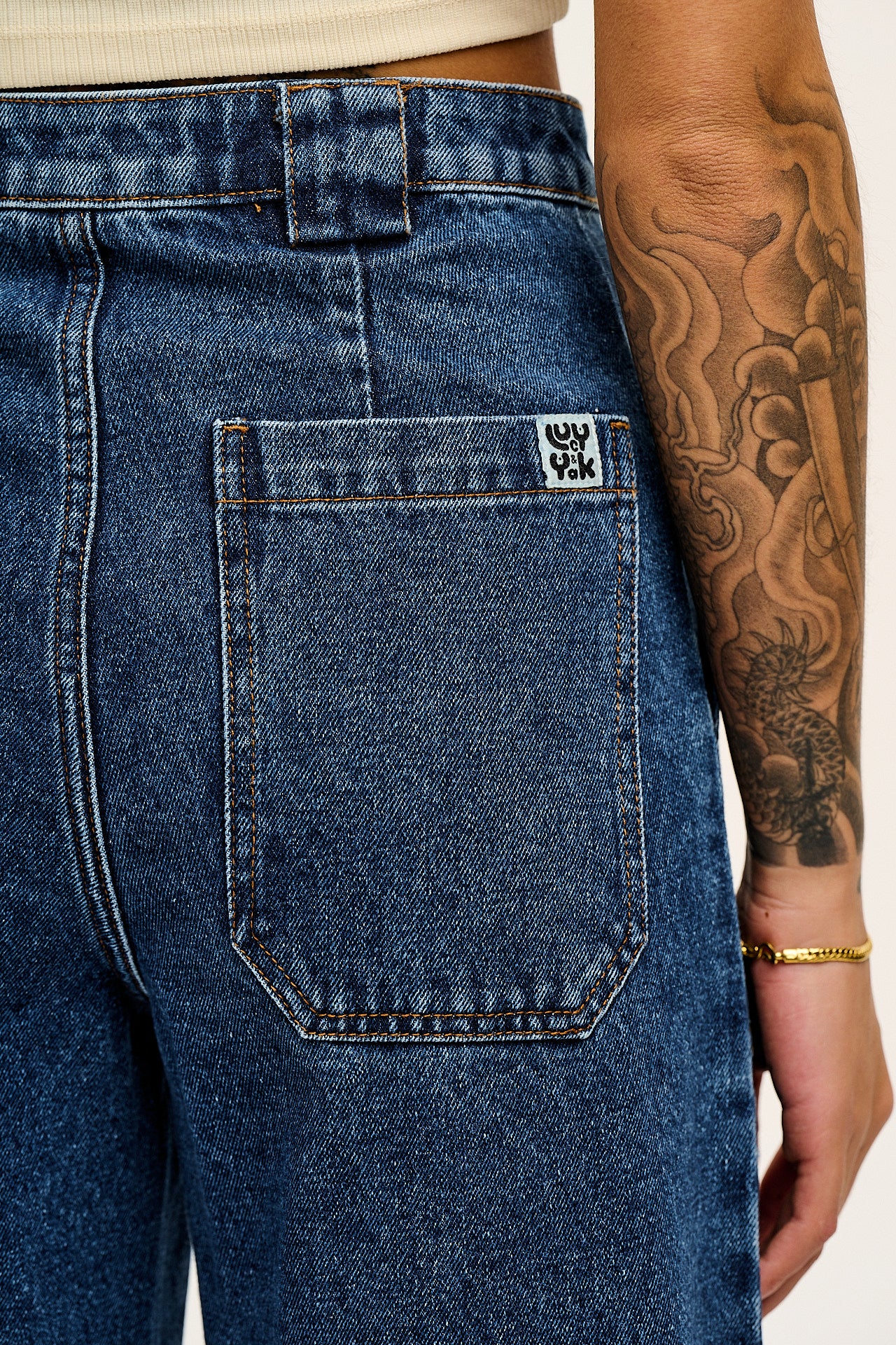 Delores - Wide Leg Denim Jeans in Mid Wash Blue - Image 7