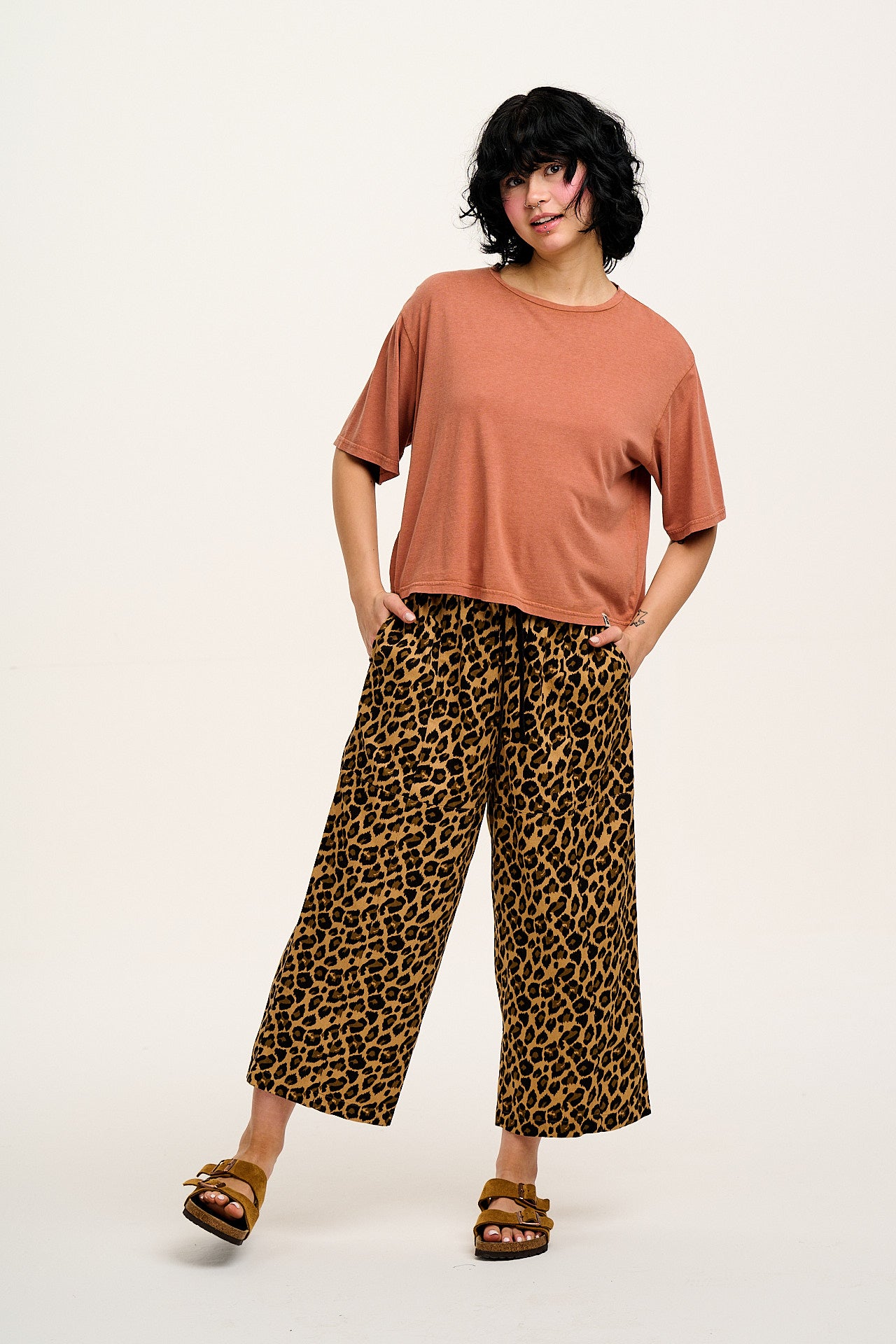 Chuck - Wide Leg Cotton Trousers in Leopard Print - Image 13