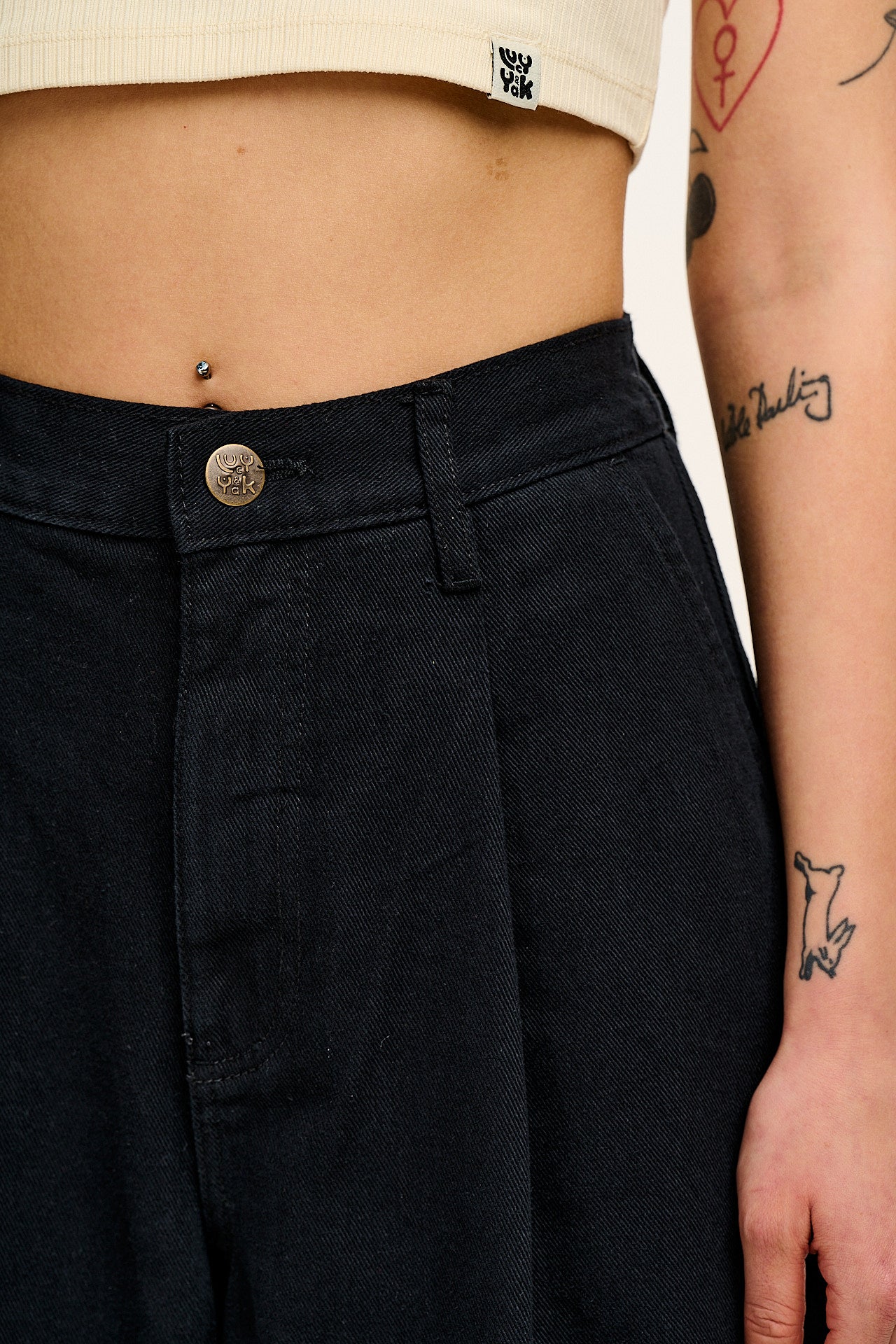 Cole - Wide Leg Denim Jeans in Black - Image 3