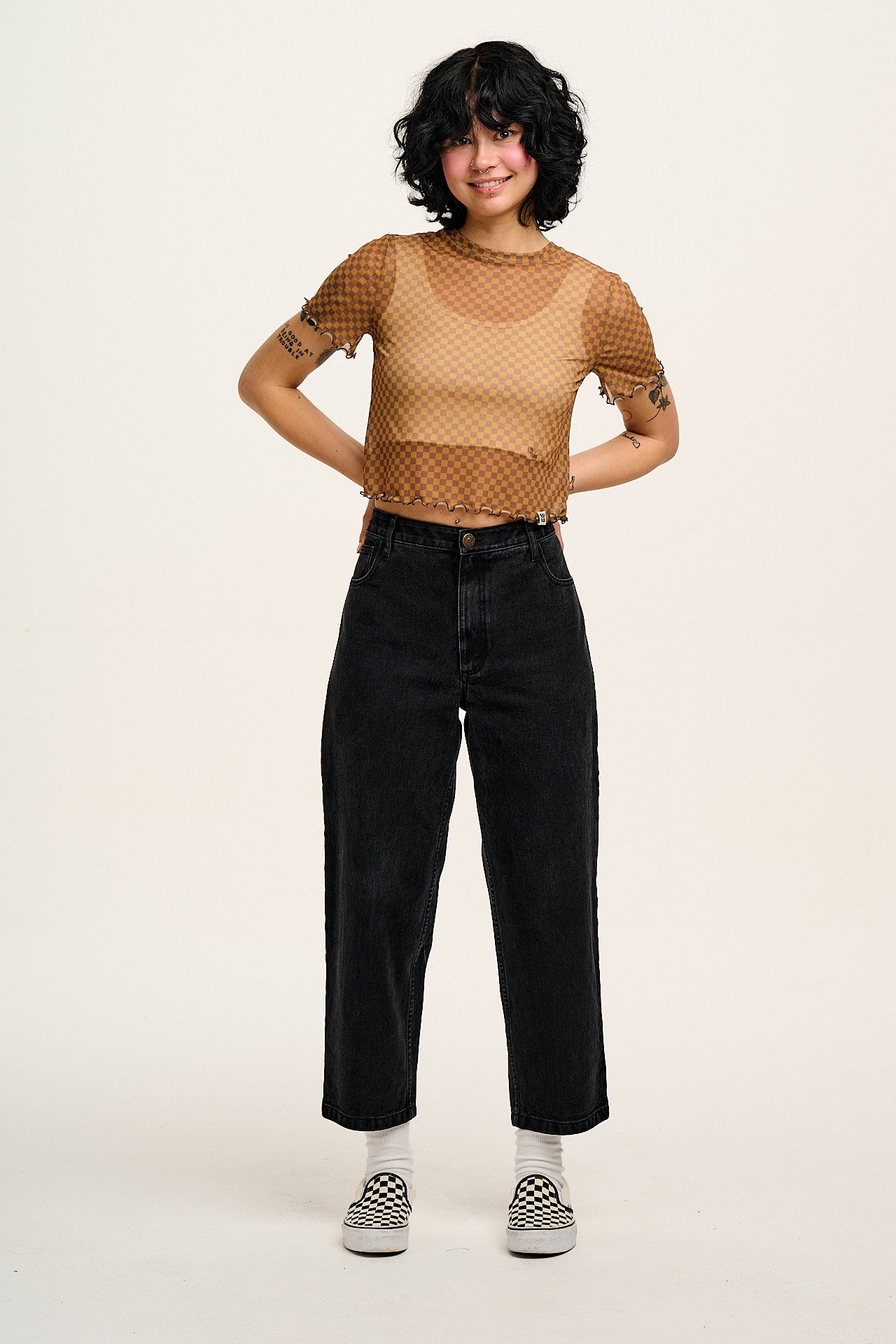 Drew - Cropped Straight Leg Denim Jeans in Washed Black - Image 5