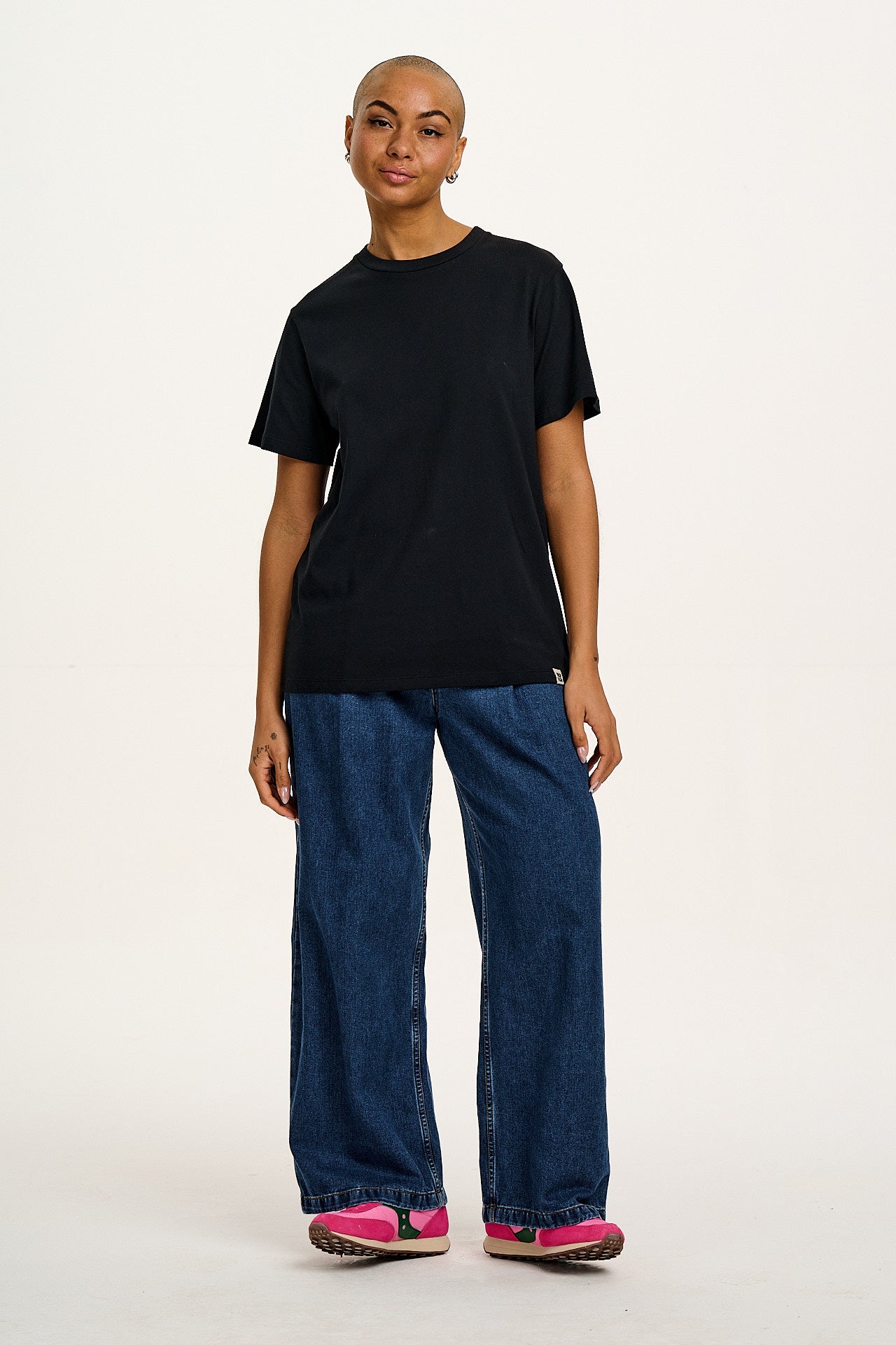 Denver - Cotton Tee in Black - Image 10