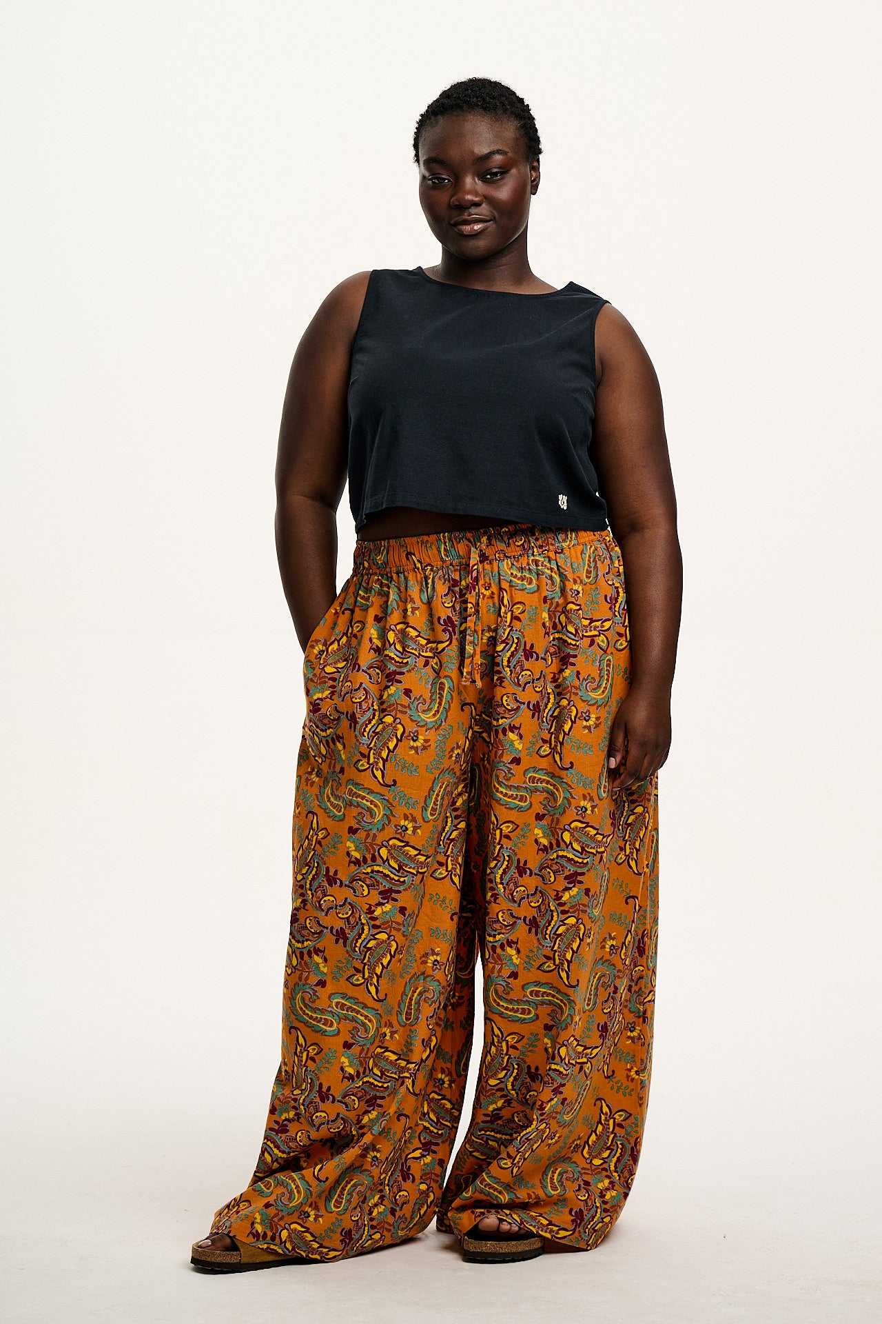 Arden - Cotton & Linen Shell Top in Black - Image 4