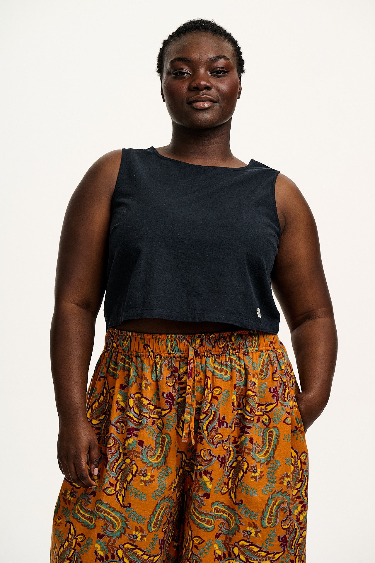 Arden - Cotton & Linen Shell Top in Black - Image 3