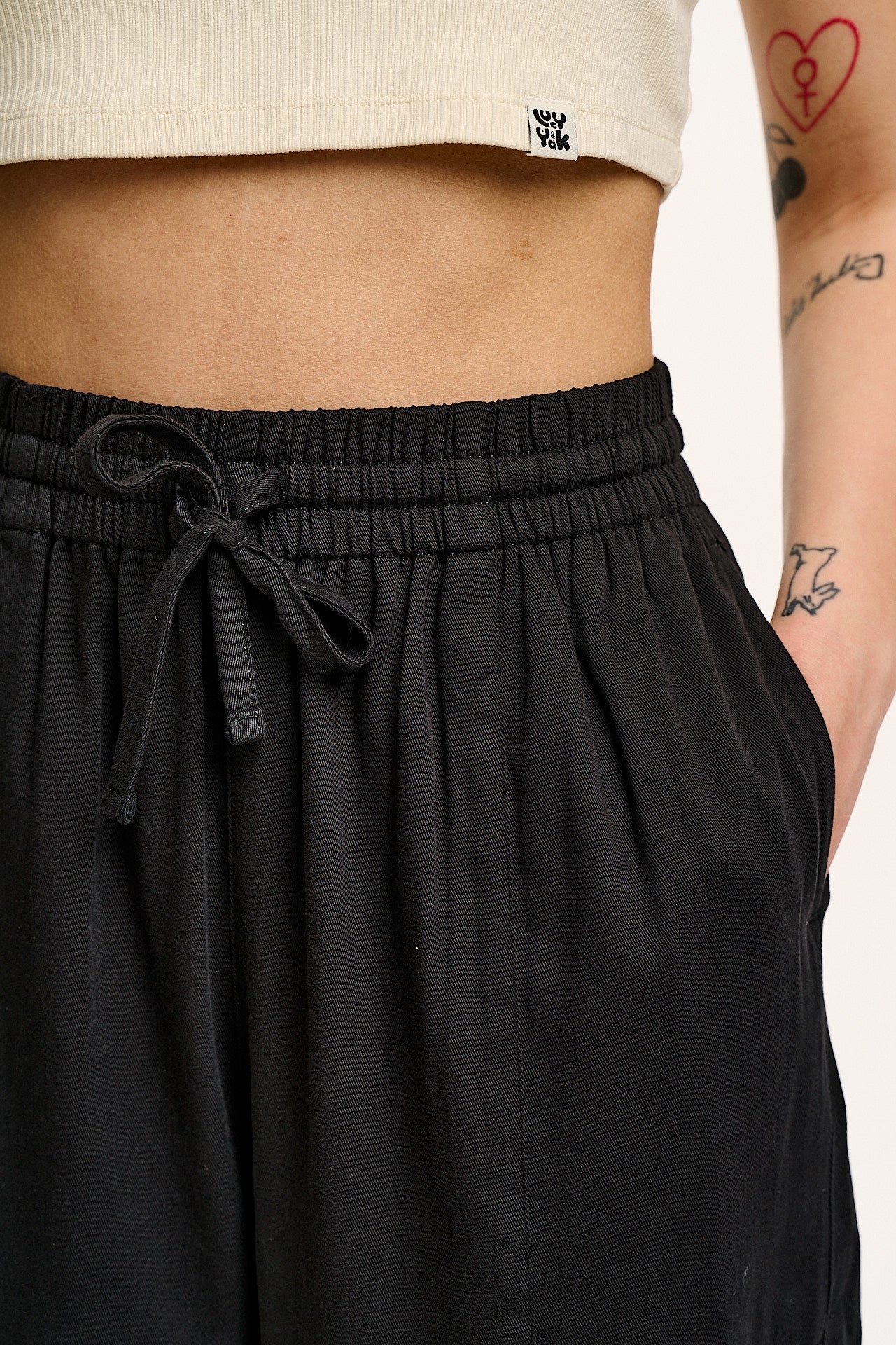 Norris - Cotton Trousers in Black - Image 6