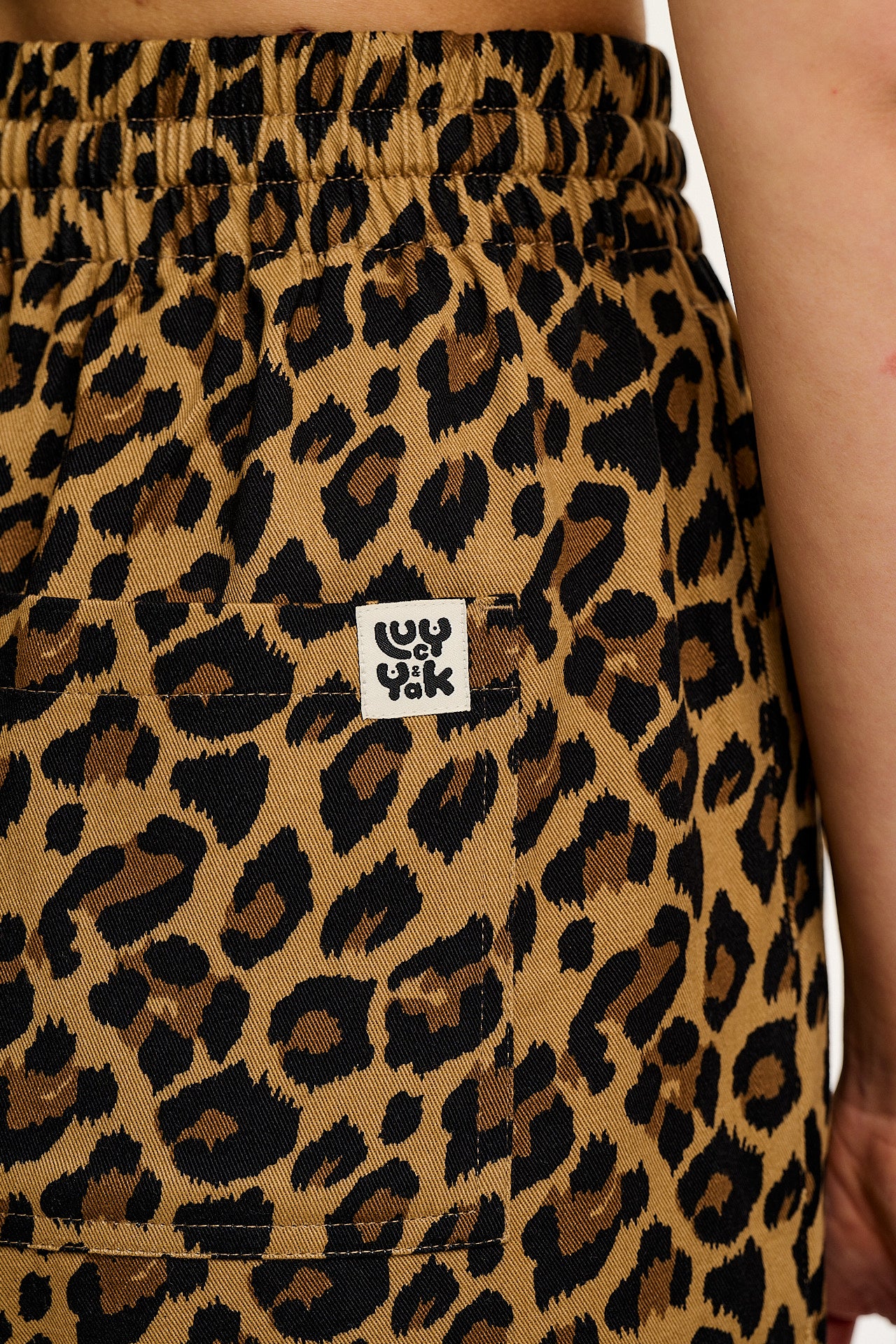 Charlie - Cotton Shorts in Leopard Print - Image 4