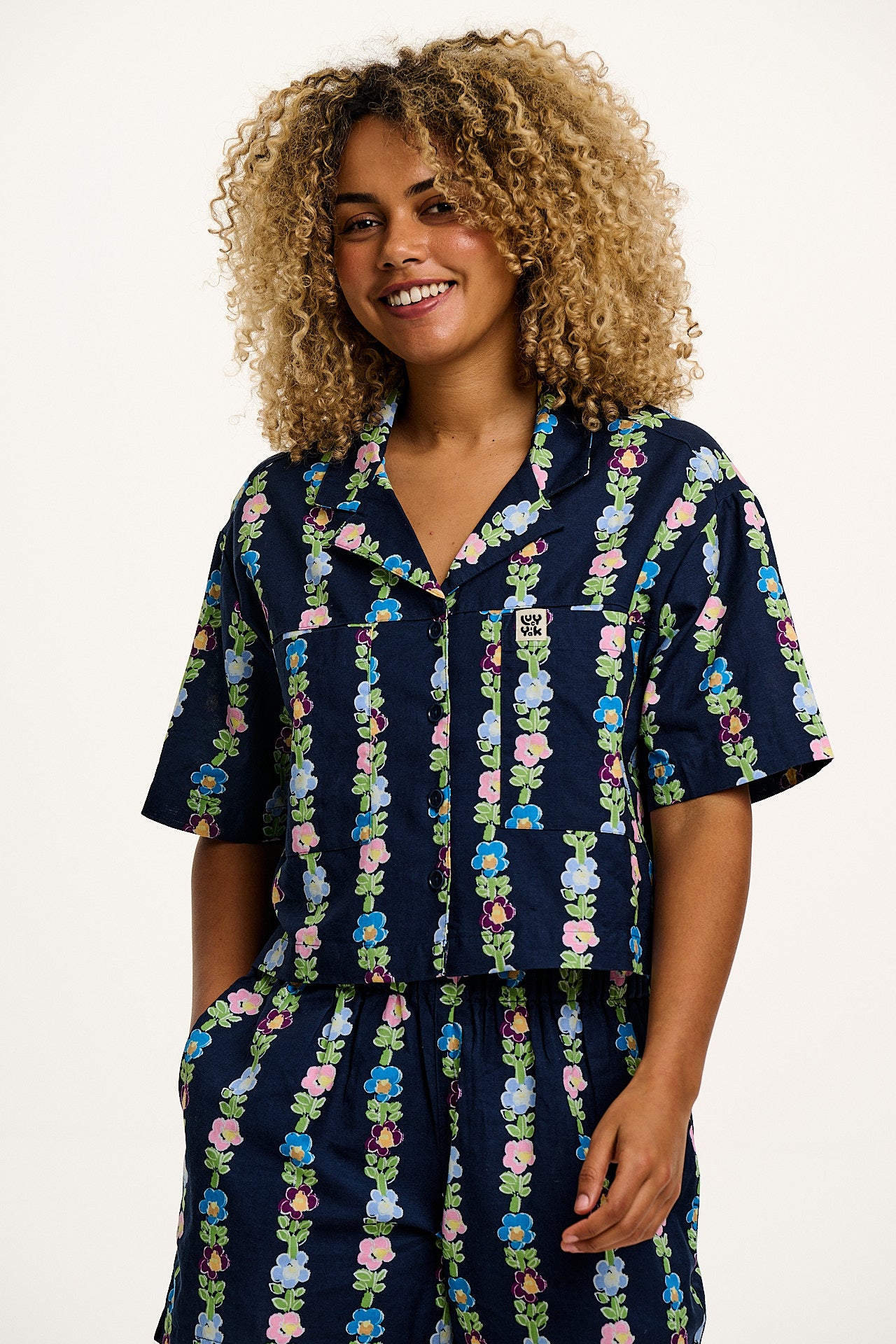 Alfie - Cotton & Linen Shirt in Navy Island Bloom Print - Image 2