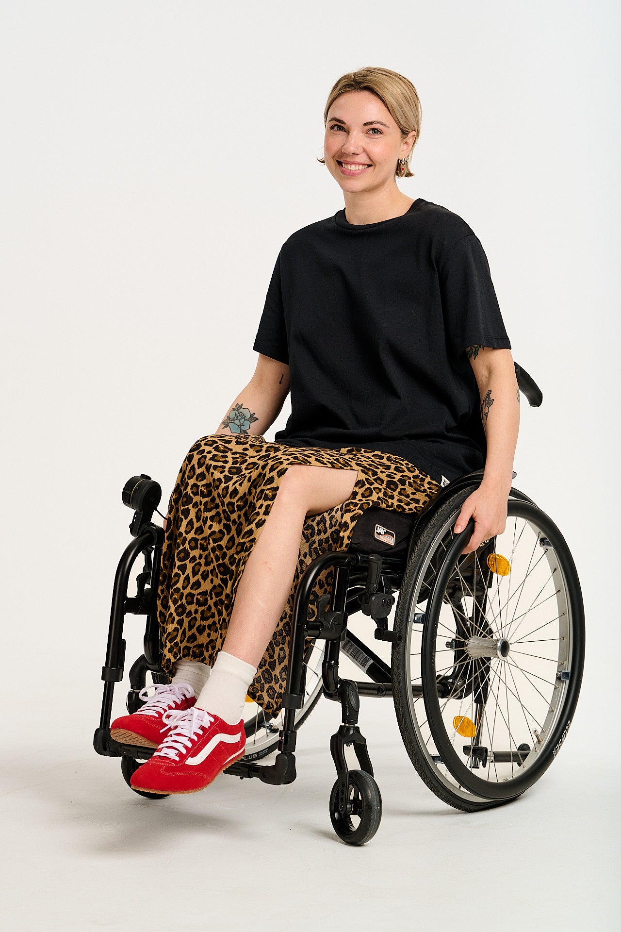 Denver - Cotton Tee in Black - Image 6
