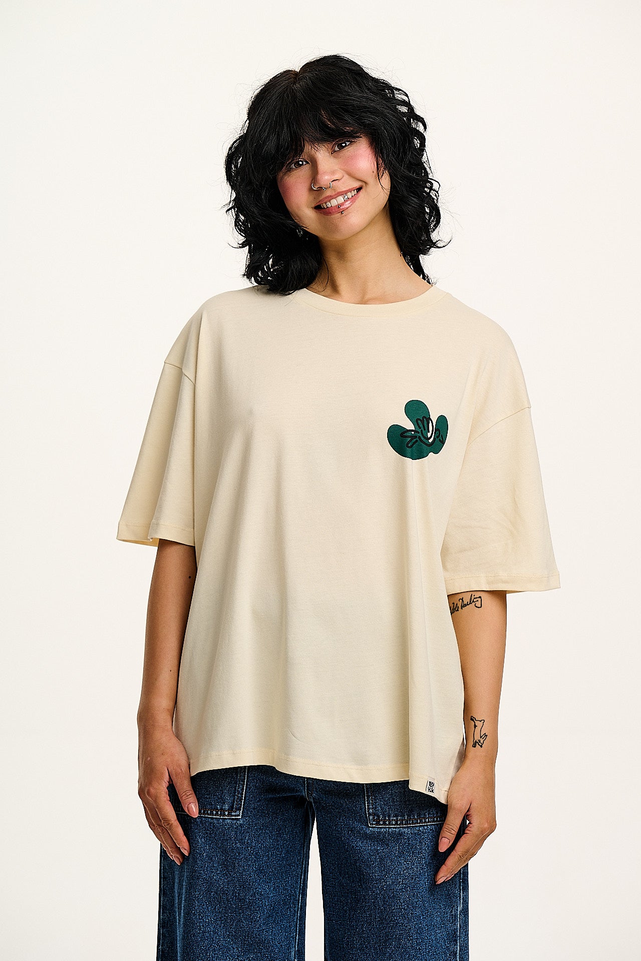 L.E. Benny - Oversized Cotton Tee in Artist Print by Nicoläs Villamizar - Image 4