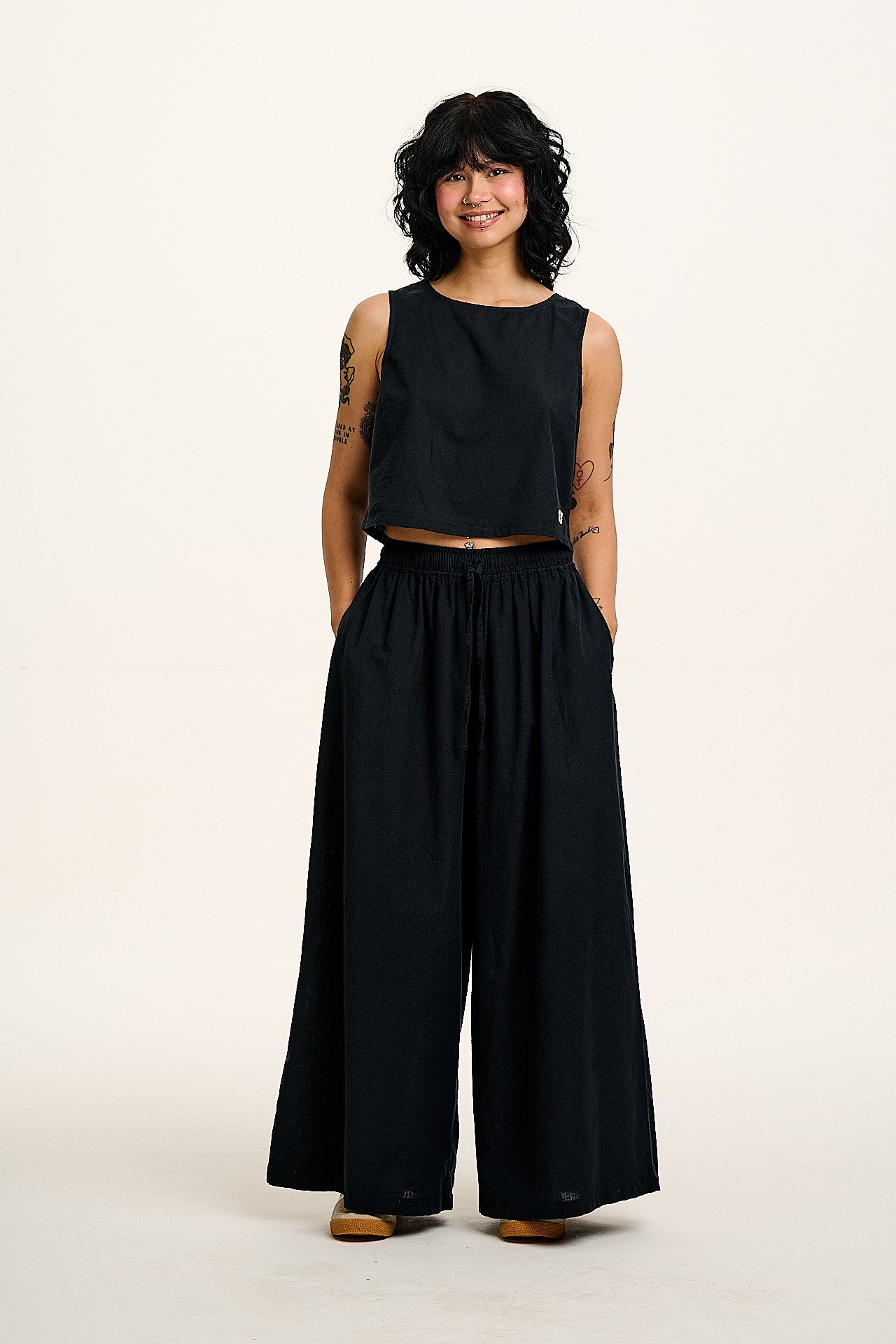 Arden - Cotton & Linen Shell Top in Black - Image 11