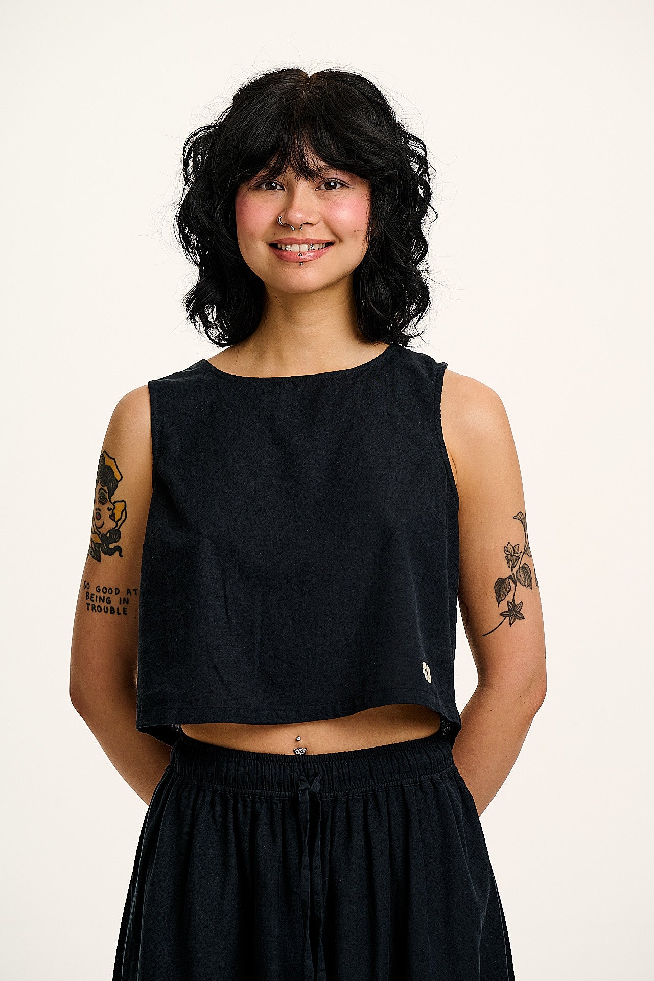 Arden - Cotton & Linen Shell Top in Black - Image 9
