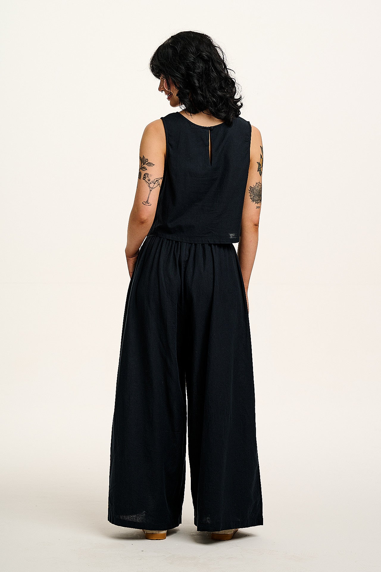 Arden - Cotton & Linen Shell Top in Black - Image 12