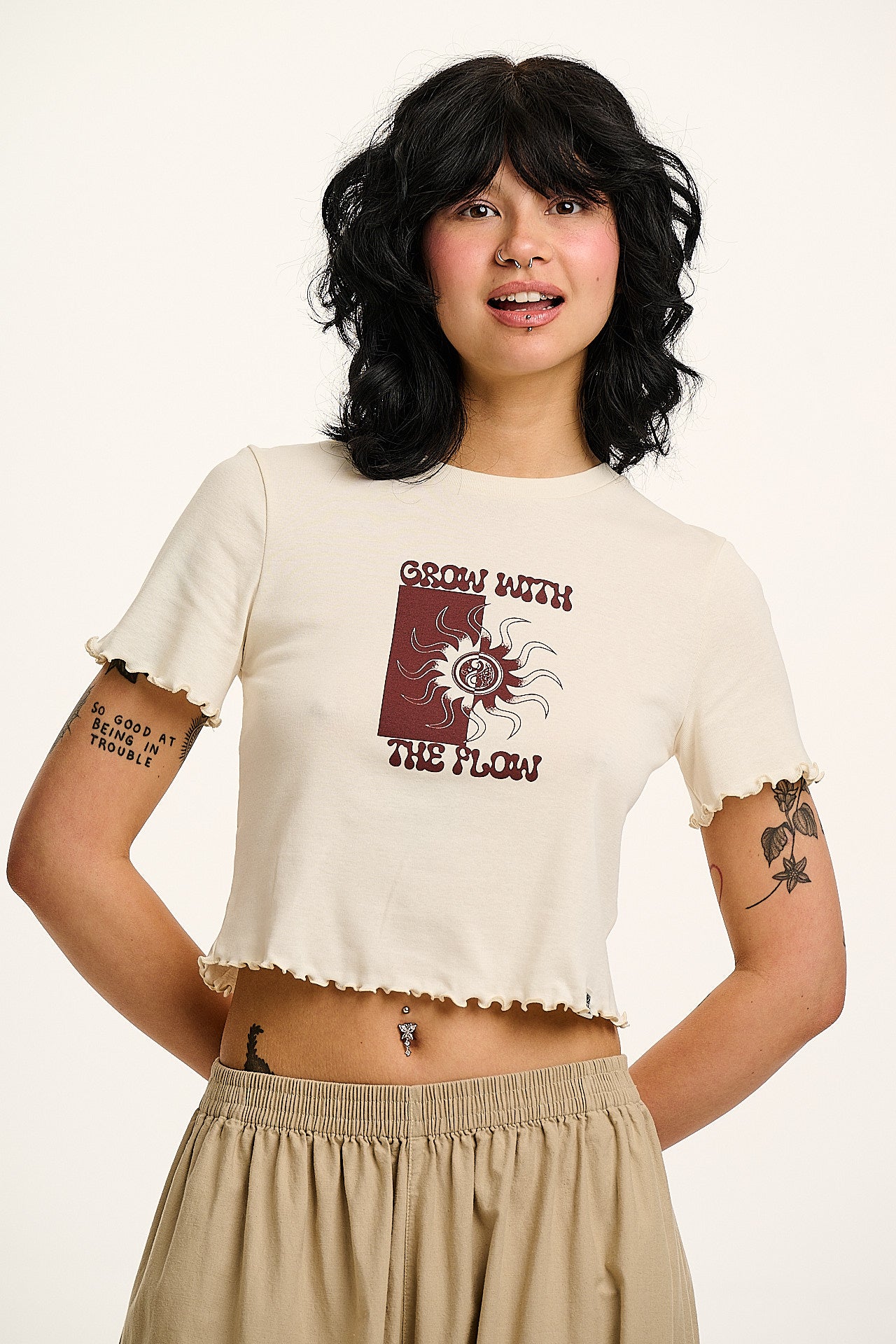 Greta - Cropped Cotton Top in Grow with the Flow Print - Image 5