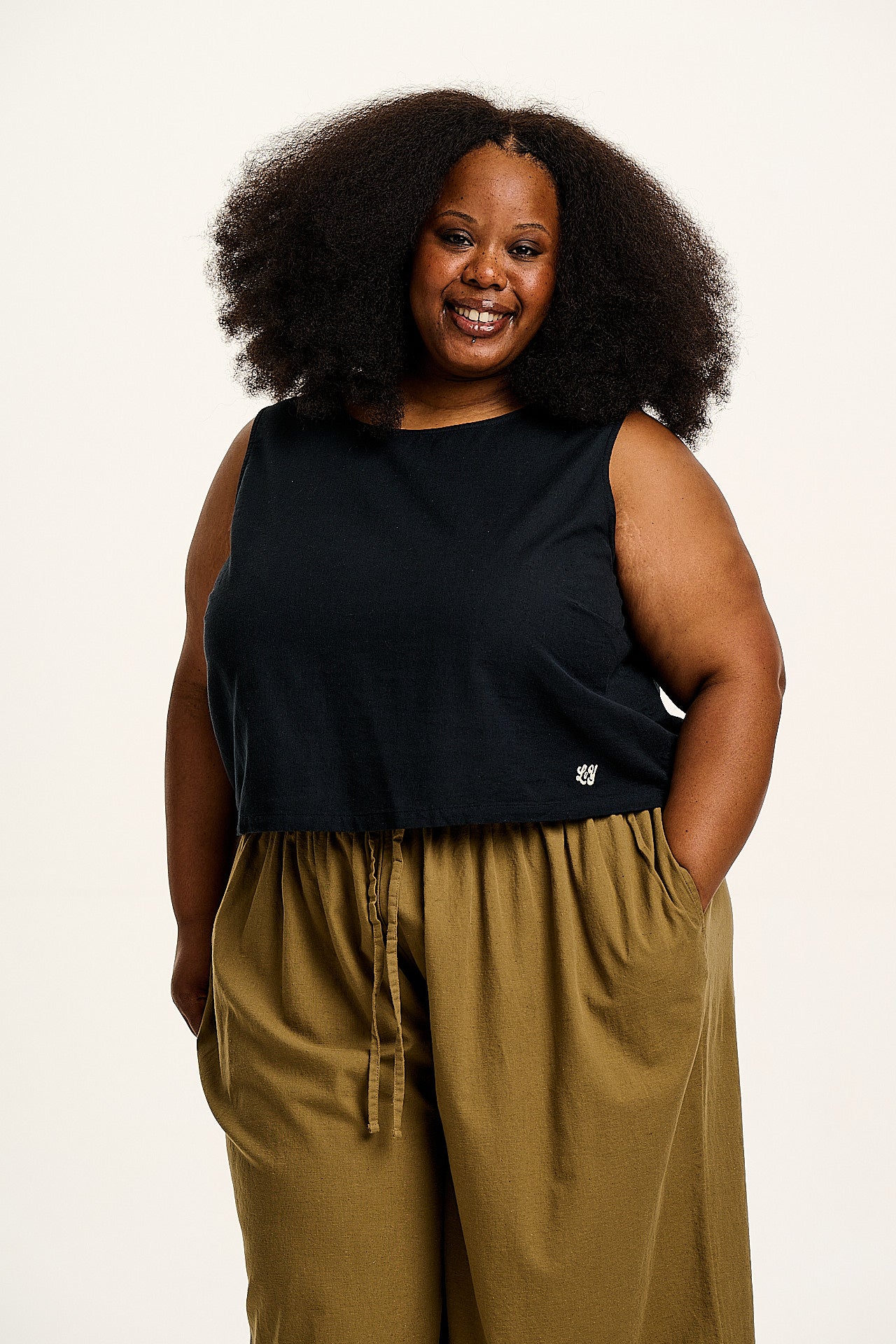 Arden - Cotton & Linen Shell Top in Black - Image 10