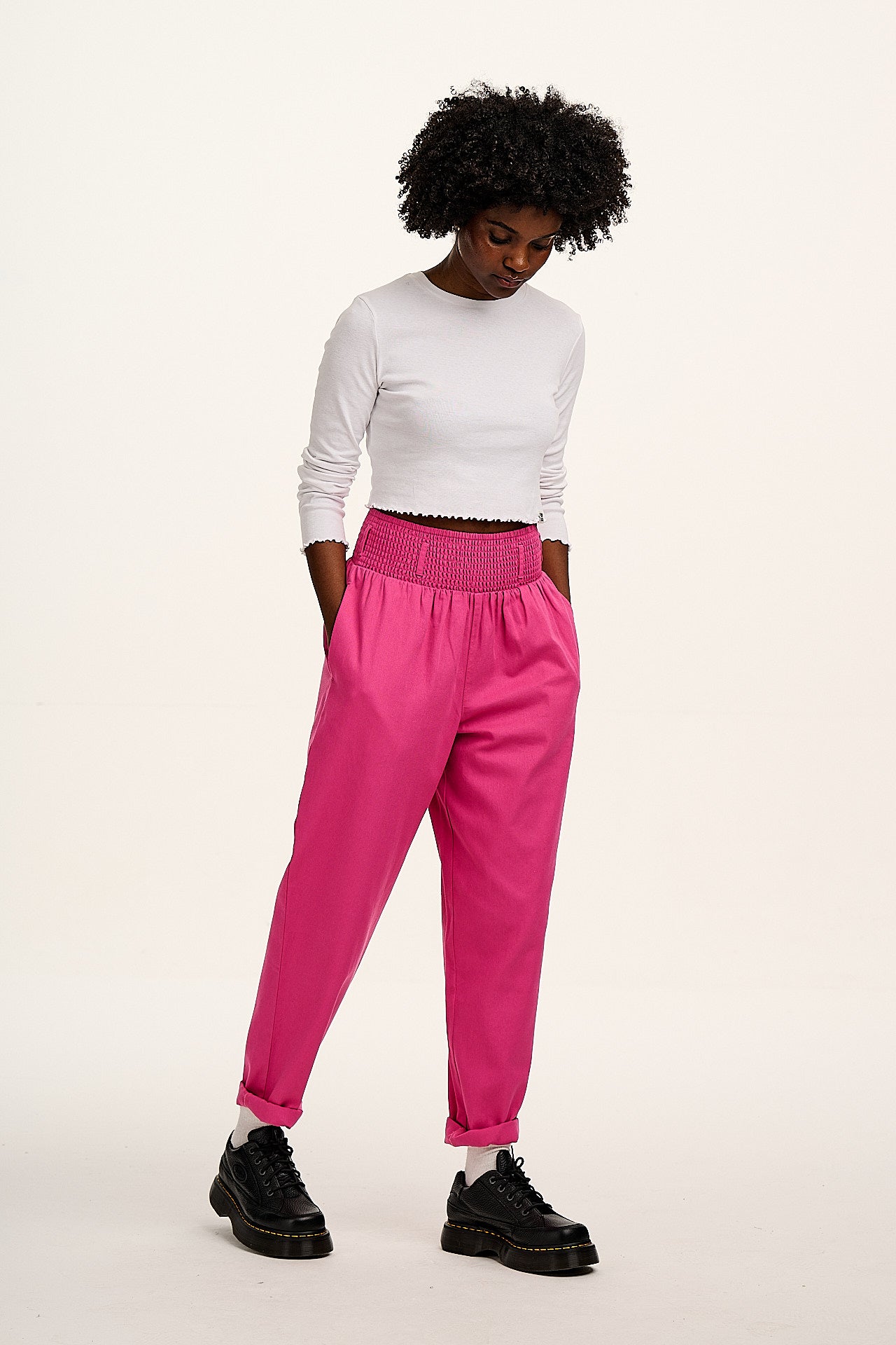 Alexa - Cotton Trousers in Mulberry Pink - Image 5