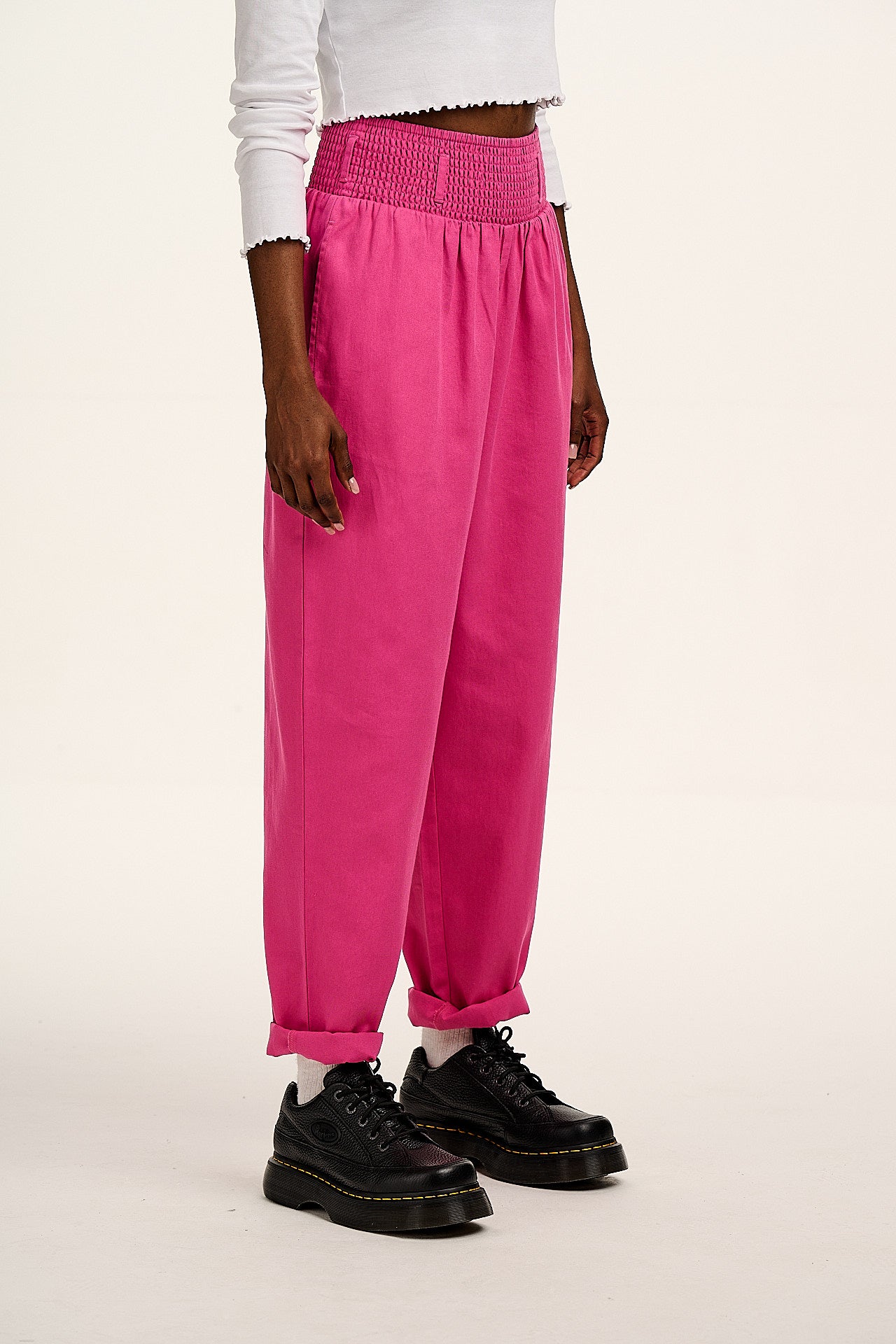Alexa - Cotton Trousers in Mulberry Pink - Image 2