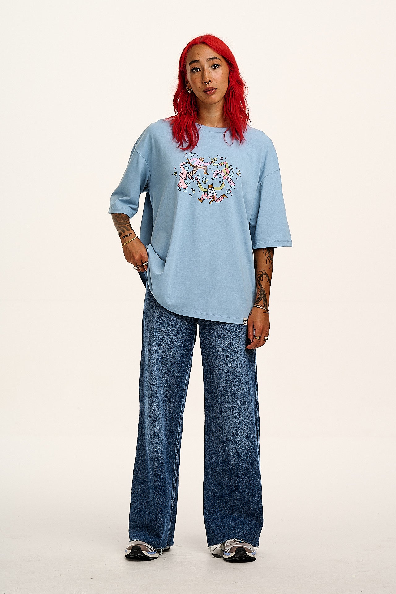 Benny - Oversized Cotton Tee in Matisse Cats Print - Image 4