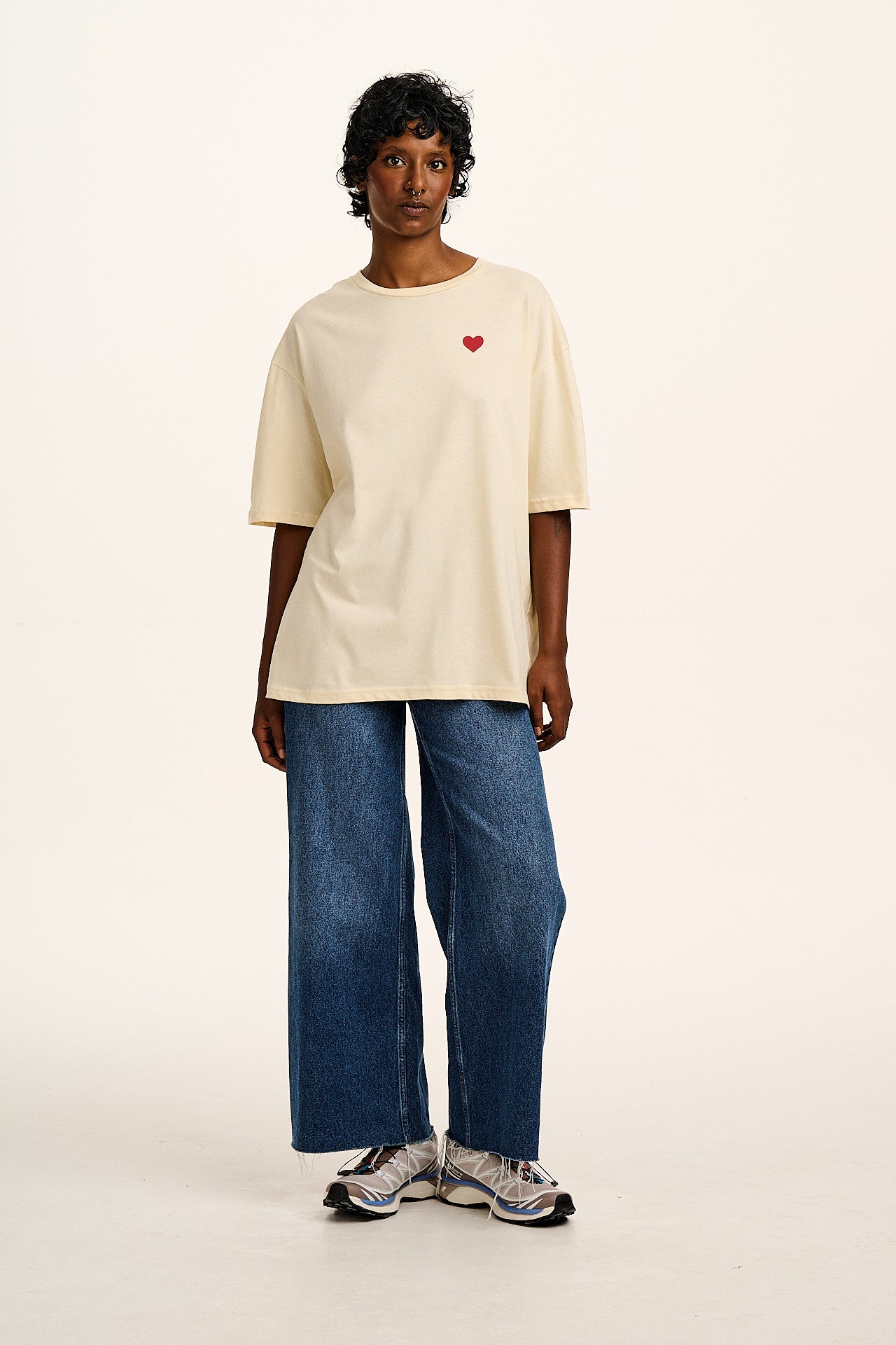 Benny - Organic Cotton Tee in Ecru with Logo Rainbow Stripe Print - Image 5