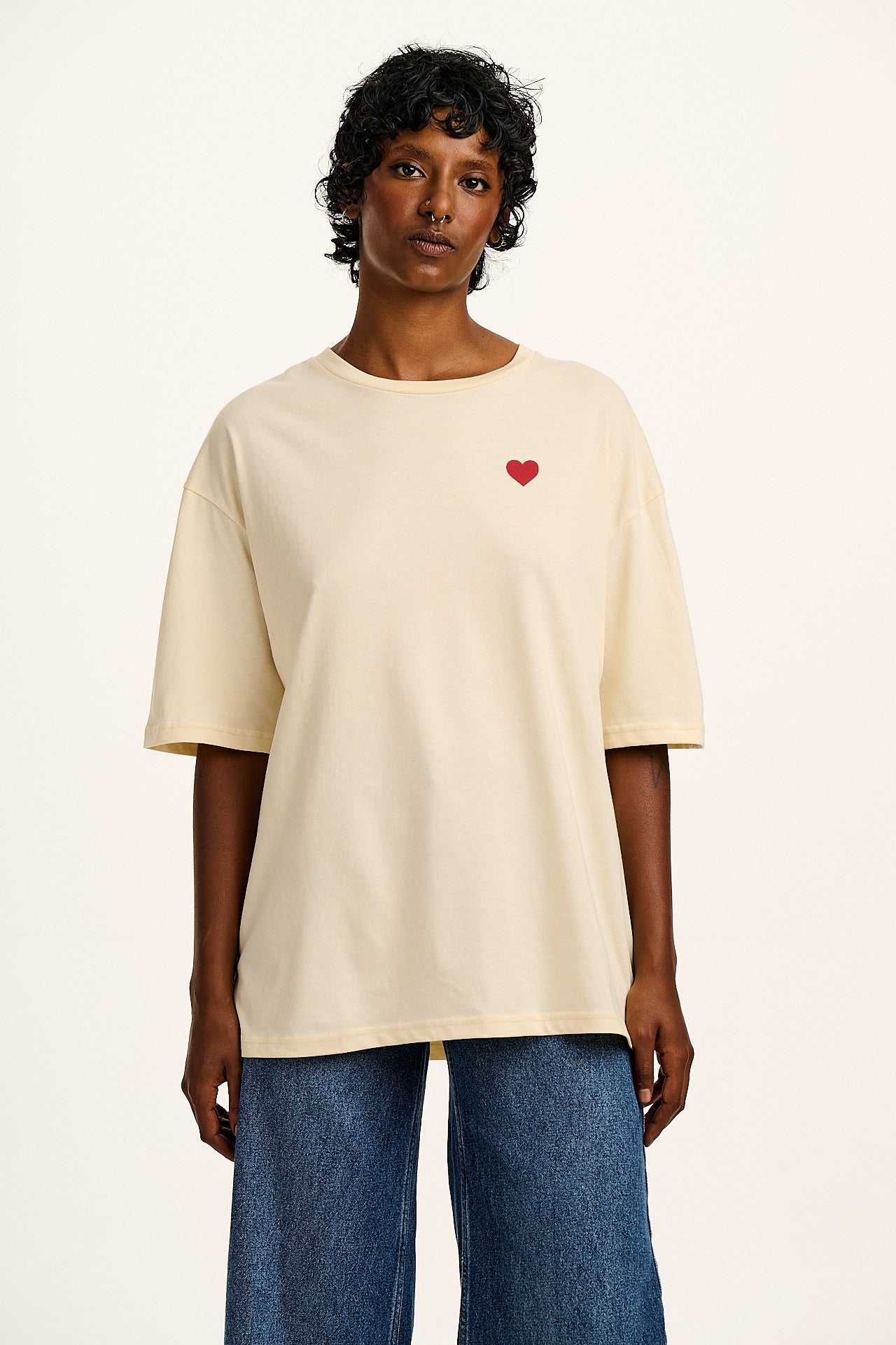 Benny - Organic Cotton Tee in Ecru with Logo Rainbow Stripe Print - Image 2